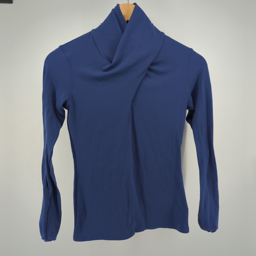 Lululemon Ethereal Long‎ Sleeve High Neck Stretch Gatsby Blue Stretch Top Size 4